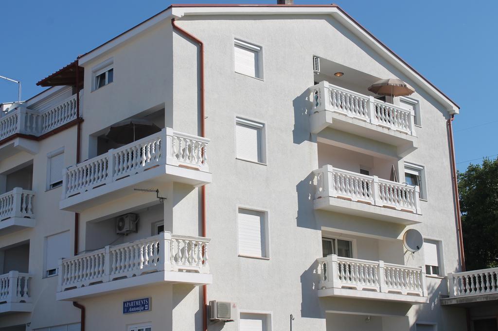 Apartments Antonija Crikvenica Exteriör bild